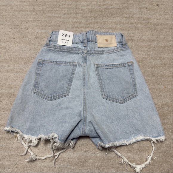 Zara Denim Shorts Womens Size 4 High Rise Light Wash Distressed Cut Off Fray Hem - Picture 7 of 9